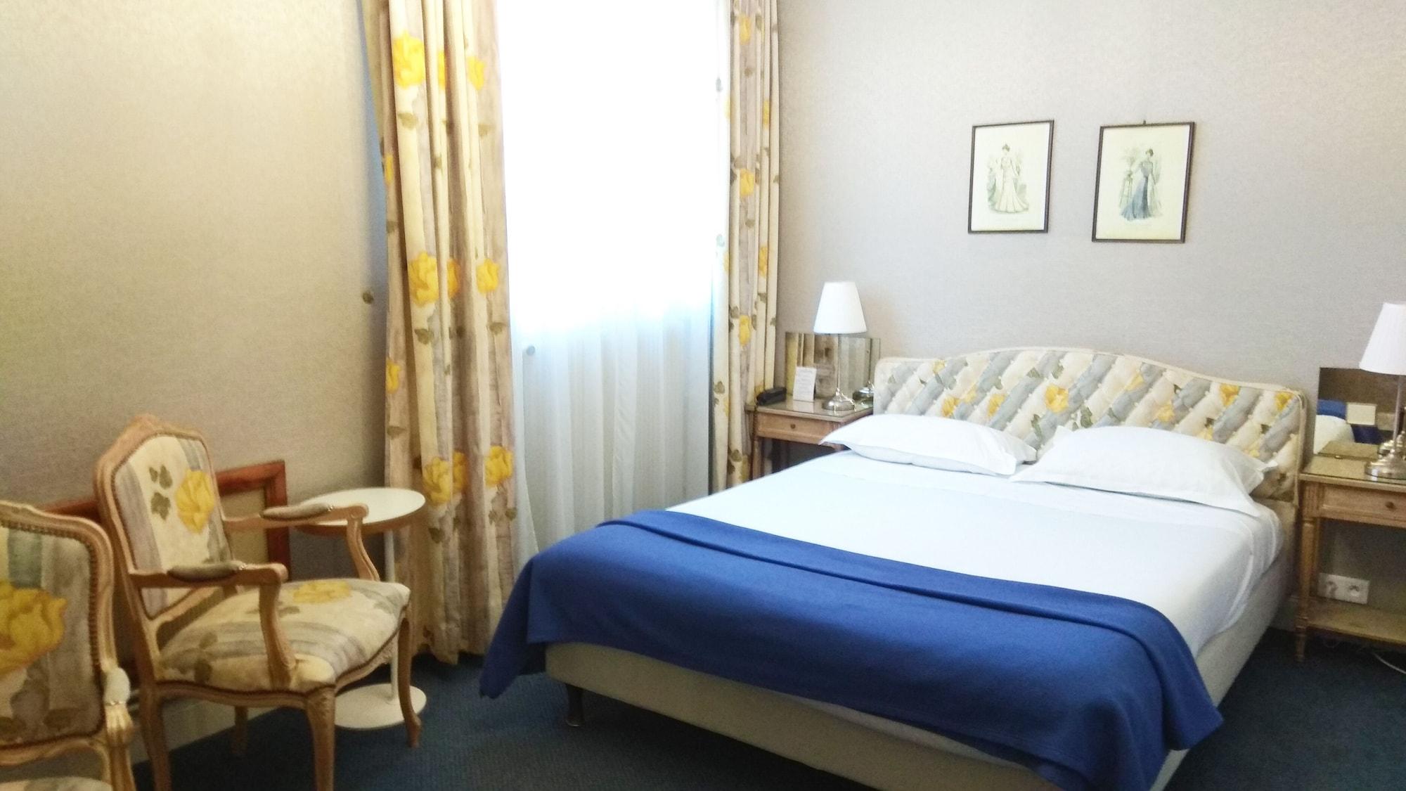 Grand Des Templiers, Piscine & Hotel 4*
