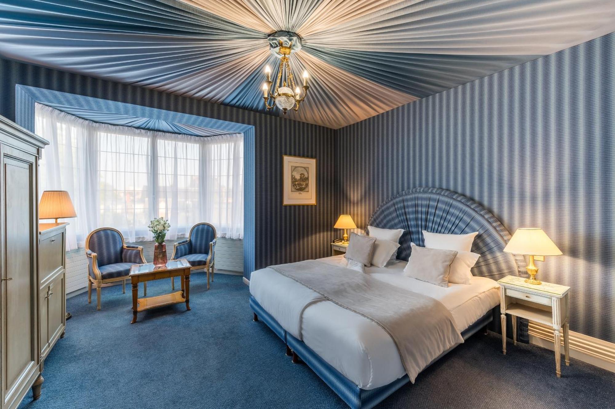 Hotel Grand Des Templiers, Piscine & Reims