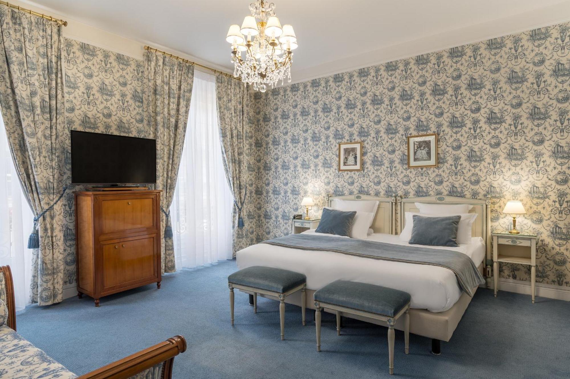 Hotel Grand Des Templiers, Piscine & 4*